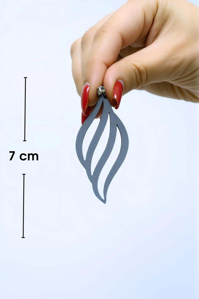 Beyaz refloktorlu Kadın Küpesi - Görsel 2