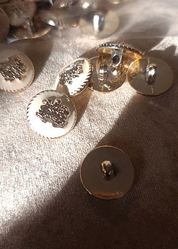 Altın Renkli Parlak Tırnak Süsleri - Görsel 2