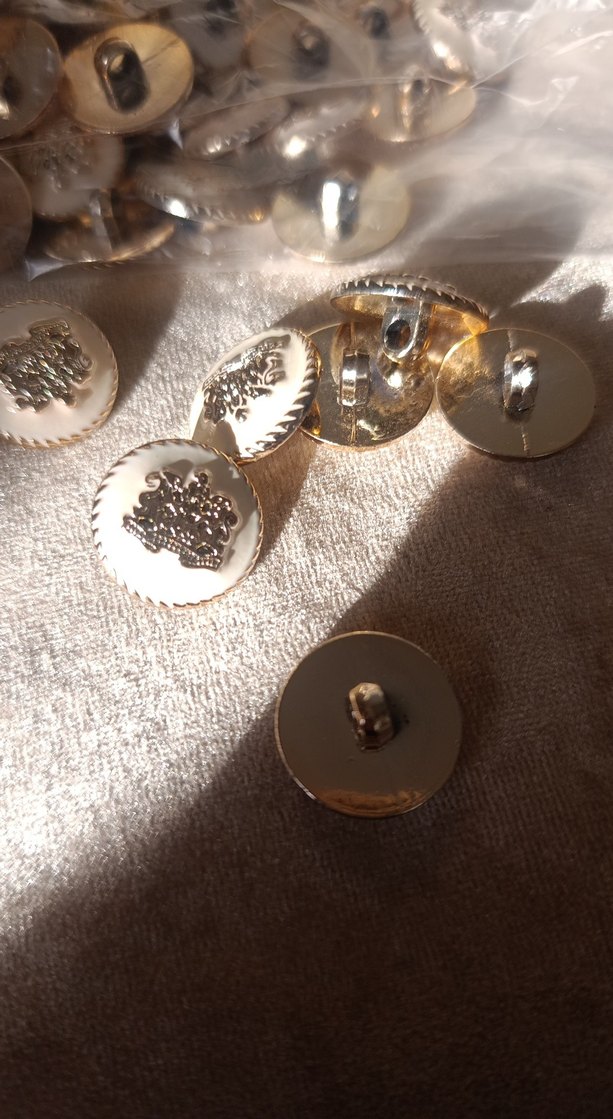 Altın Renkli Parlak Tırnak Süsleri - Görsel 2