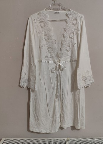 Barına : Uzun Beyaz Nakışlı Bohem Kadın Sabahlık - Görsel 2