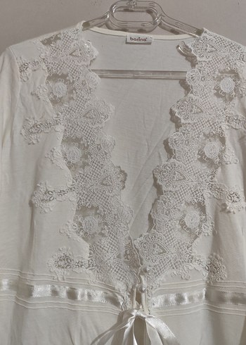 Barına : Uzun Beyaz Nakışlı Bohem Kadın Sabahlık - Görsel 3