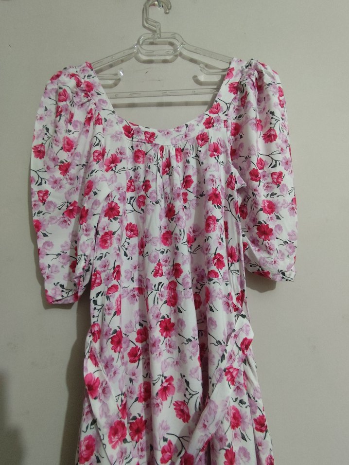 BKS : Pembe Çiçek Desenli Uzun  Günlük Elbise. - Görsel 3