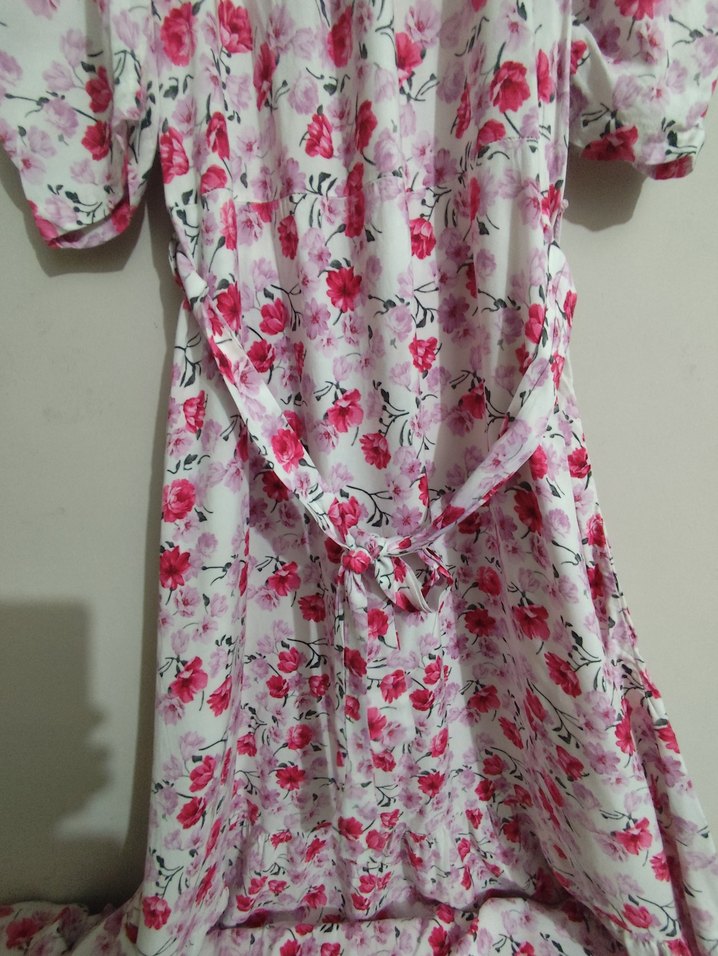 BKS : Pembe Çiçek Desenli Uzun  Günlük Elbise. - Görsel 2