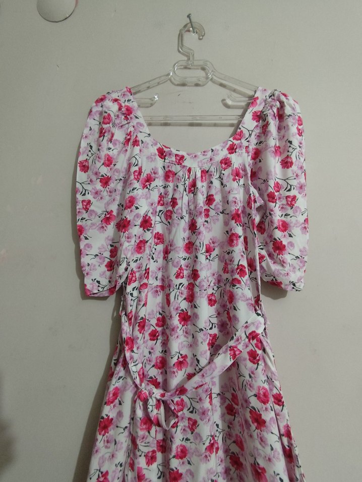 BKS : Pembe Çiçek Desenli Uzun  Günlük Elbise. - Görsel 4