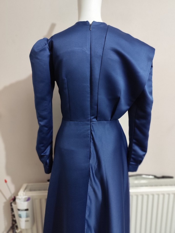 Uzun Kol Drapeli Koyu Mavi Kadın Abiye.S aynen Elbise - Görsel 4