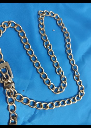 Zincir Detaylı Parlak Altın Kadın Kemer - Görsel 3