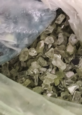 El işi. farklı. boy ve renkte taş boncuk - Görsel 5