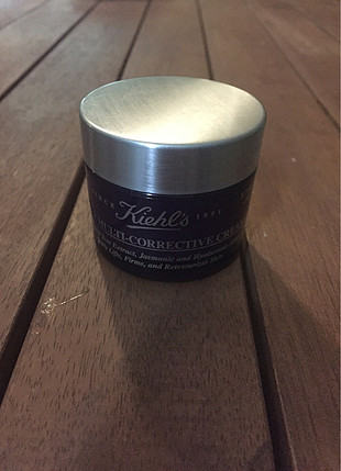 Kiehl's multi corrective krem
