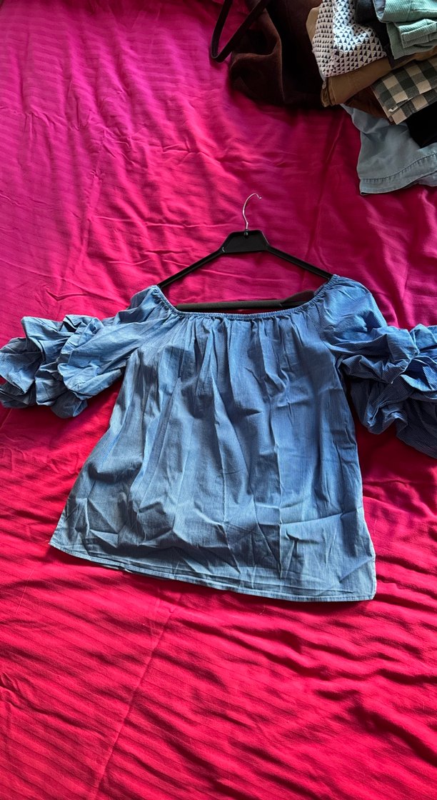 Uzun Kollu Fırfırlı Mavi Straplez Bluz - Görsel 4