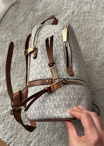 Michael Kors Gri Deri Sırt Çantası - Görsel 2