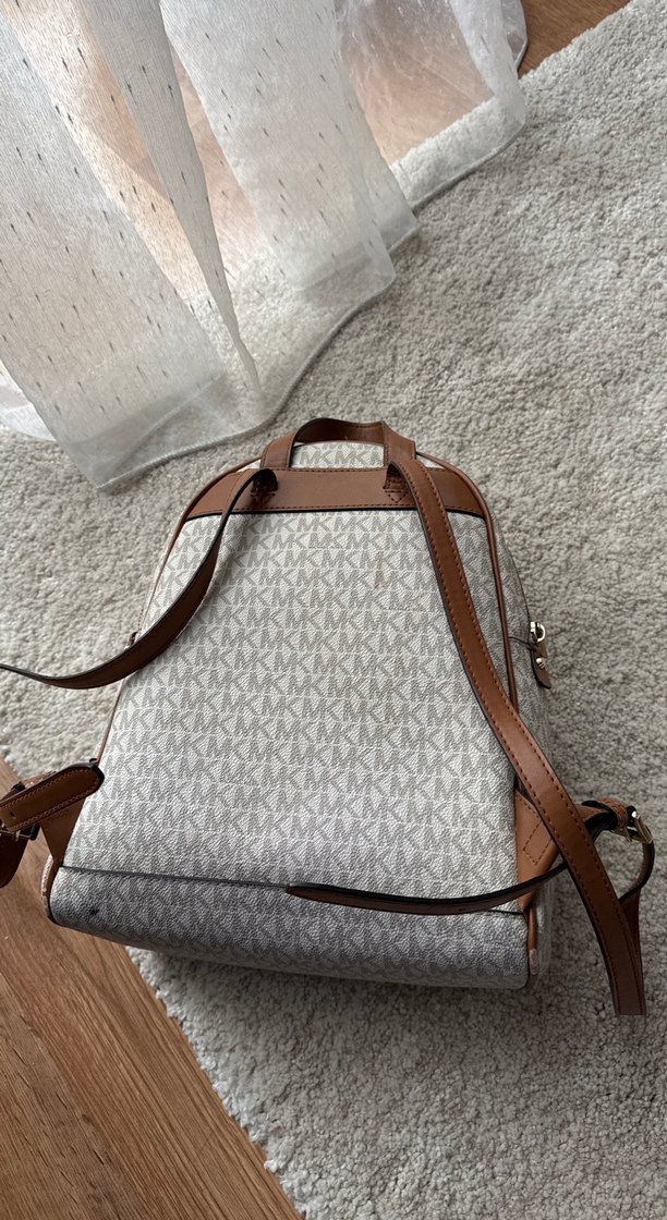 Michael Kors Gri Deri Sırt Çantası - Görsel 4