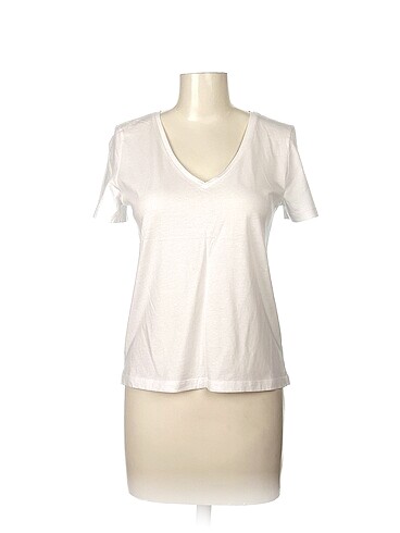 Mango T-shirt %70 İndirimli.