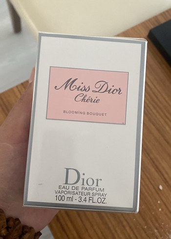 Yves Saint Laurent Libre Kadın Parfümü - Görsel 6