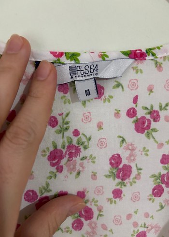 m Beden Beyaz Çiçek Detaylı Bohem Bluz