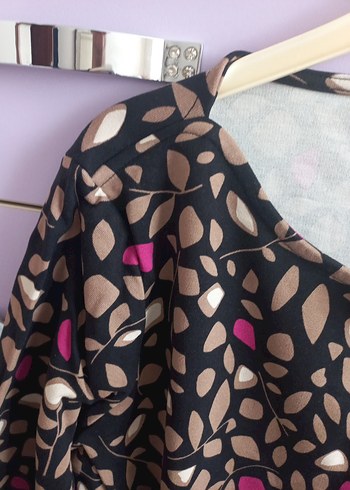 Desenli Kahverengi Kadın Bluz - Görsel 6