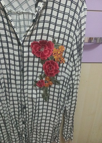 Çiçek Nakışlı Uzun Kollu Kadın Gömlek - Görsel 2