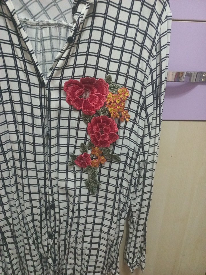 Çiçek Nakışlı Uzun Kollu Kadın Gömlek - Görsel 2