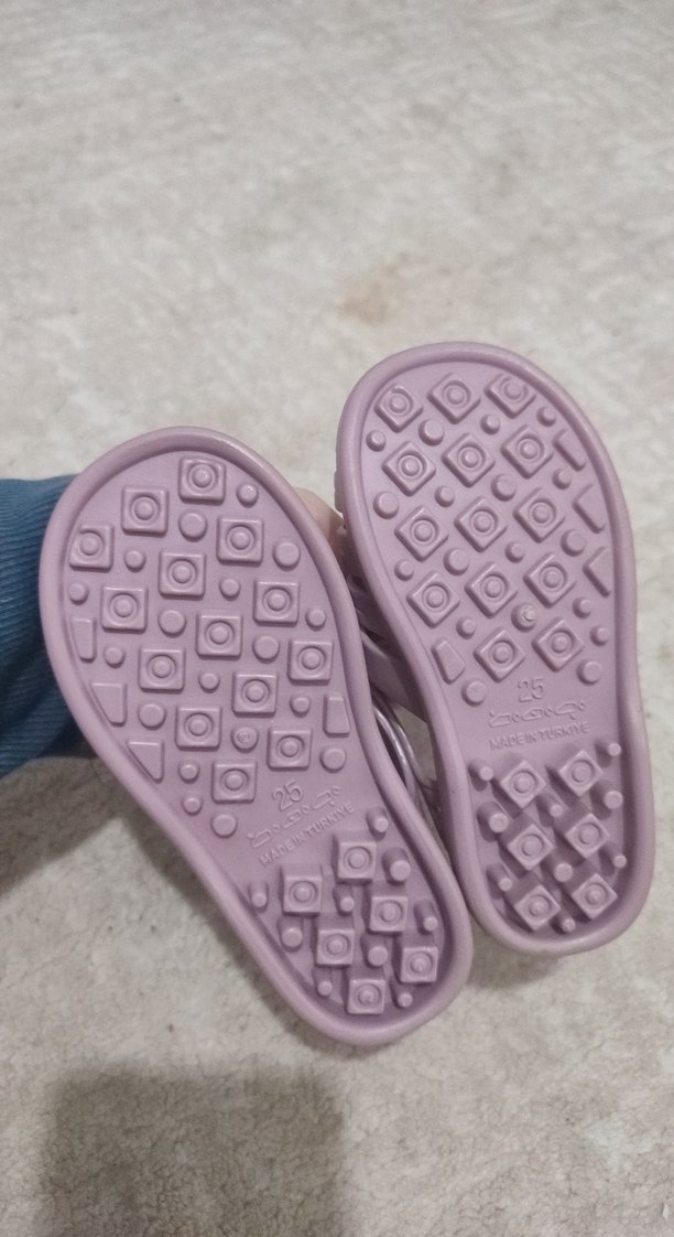 Kız Çocuk Pembe Minnie Mouse Tokalı Sandalet - Görsel 2