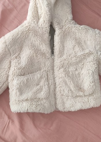 Kız Çocuk Beyaz Kapüşonlu Peluş kaban - Görsel 3