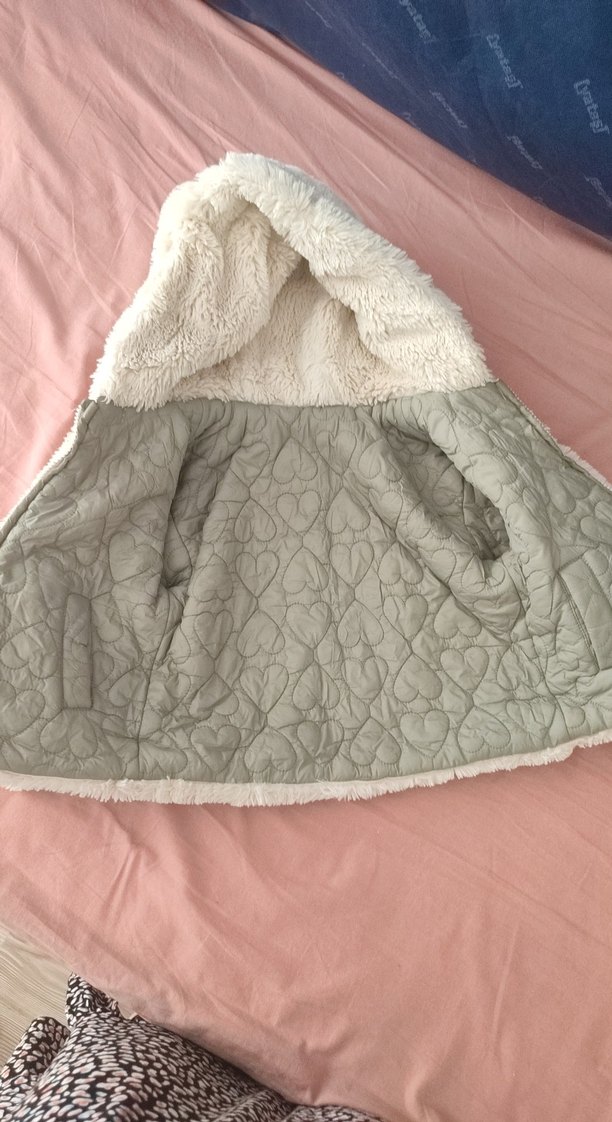 Kız Çocuk Beyaz Kapüşonlu Peluş kaban - Görsel 4