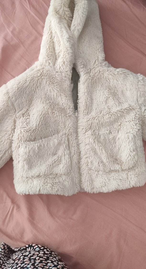 Kız Çocuk Beyaz Kapüşonlu Peluş kaban - Görsel 3