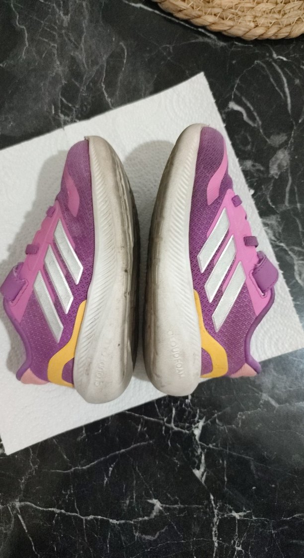 25 numara Adidas marka orjinal kız bebek spor ayakkabı - Görsel 4