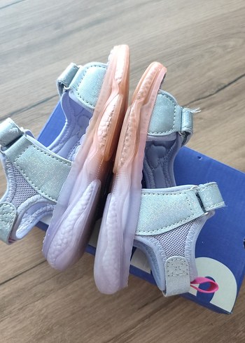 vicco marka 25 numara kız bebek ışıklı sandalet - Görsel 8