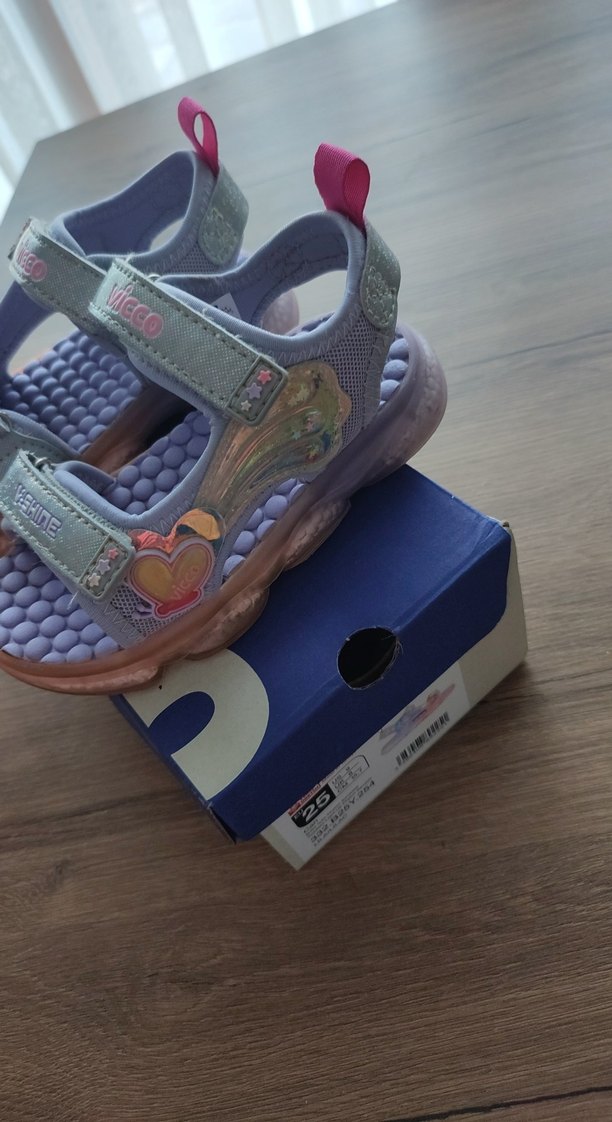 vicco marka 25 numara kız bebek ışıklı sandalet - Görsel 2