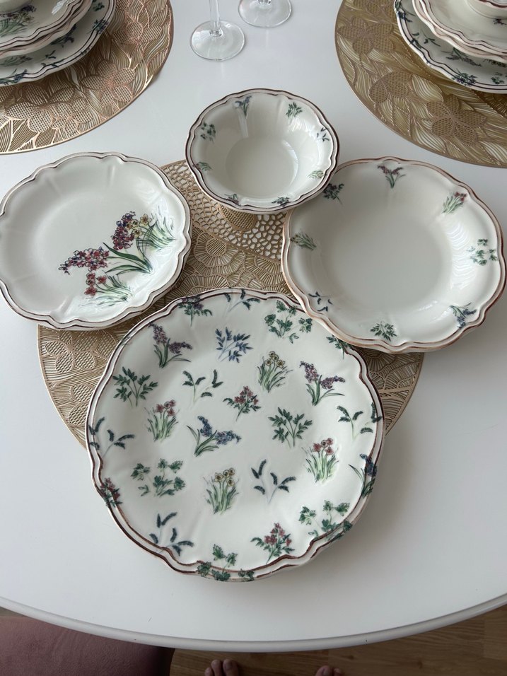 Çiçek Desenli Beyaz Porselen Tabak Seti - Görsel 3