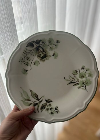 Yeşil Çiçek Desenli Porselen Yemek Takımı - Görsel 3