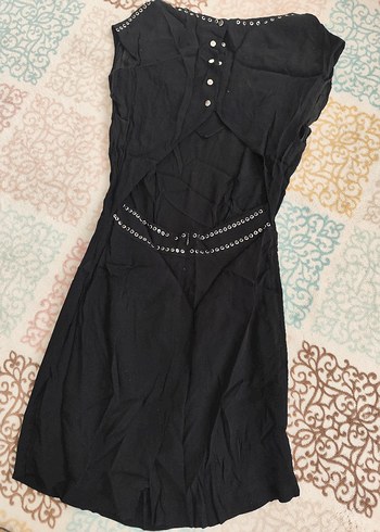 Siyah V Yaka Boncuk İşlemeli Midi Elbise - Görsel 3