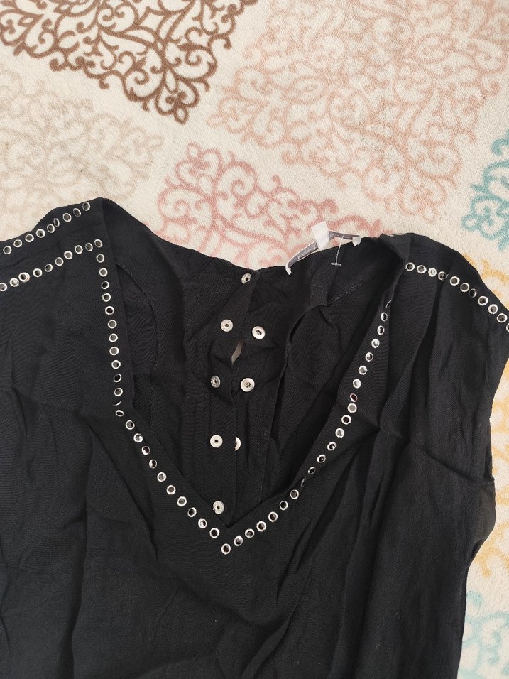 Siyah V Yaka Boncuk İşlemeli Midi Elbise - Görsel 4