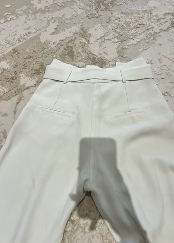 Beyaz Kemerli Midi Kadın Kumaş Pantolon - Görsel 4