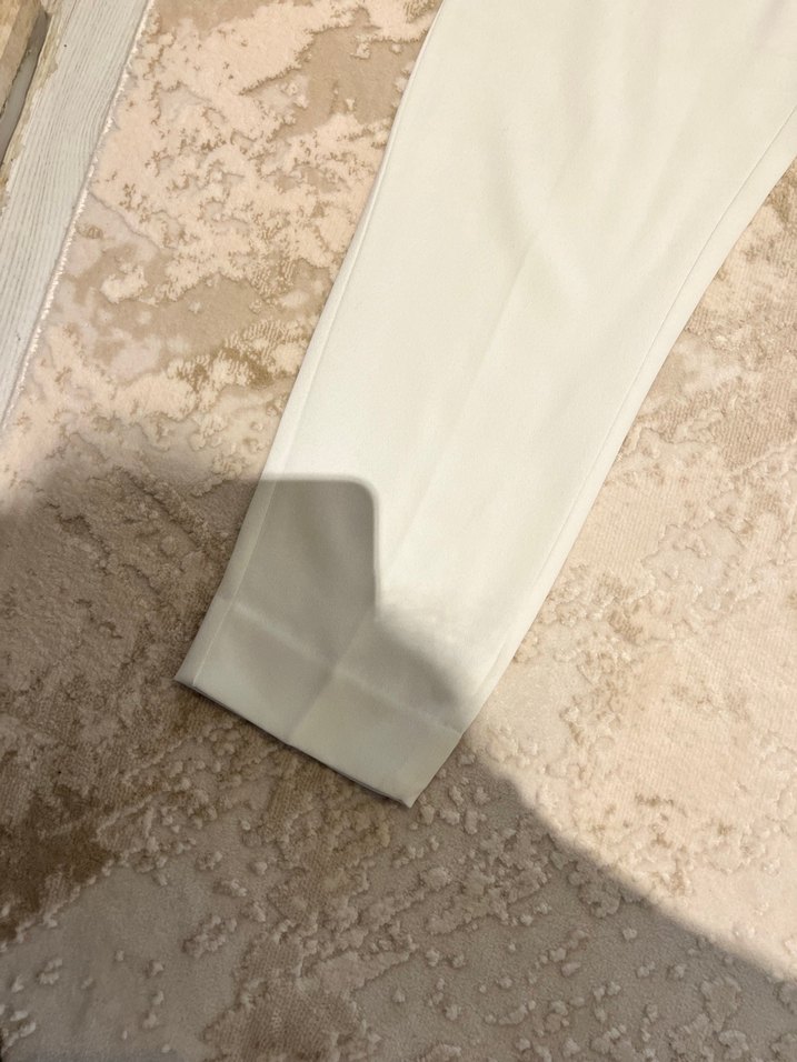 Beyaz Kemerli Midi Kadın Kumaş Pantolon - Görsel 3