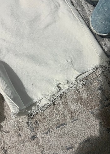 Beyaz Kadın Denim Şort - Görsel 3