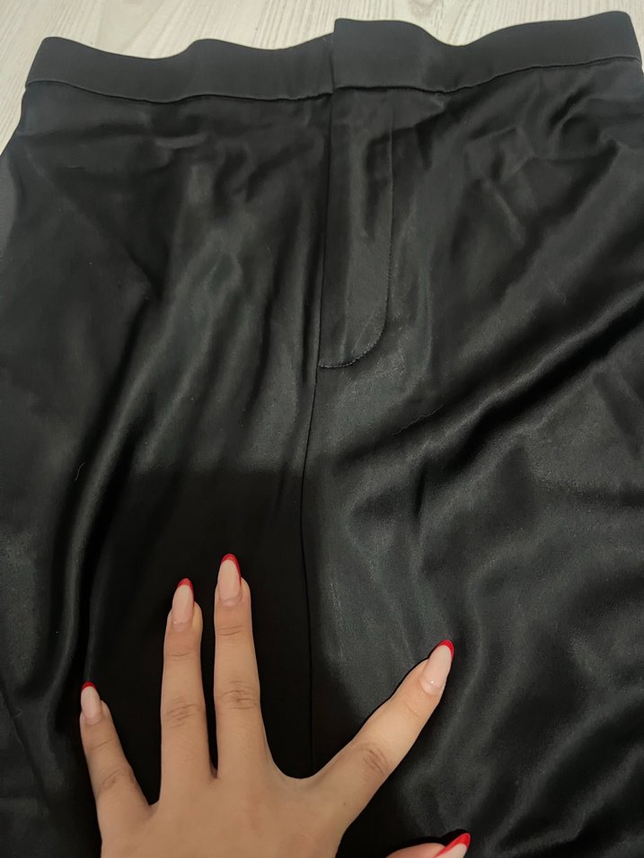Siyah Uzun saten etek - Görsel 4