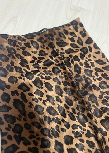 Leopar Desenli midi saten etek - Görsel 2