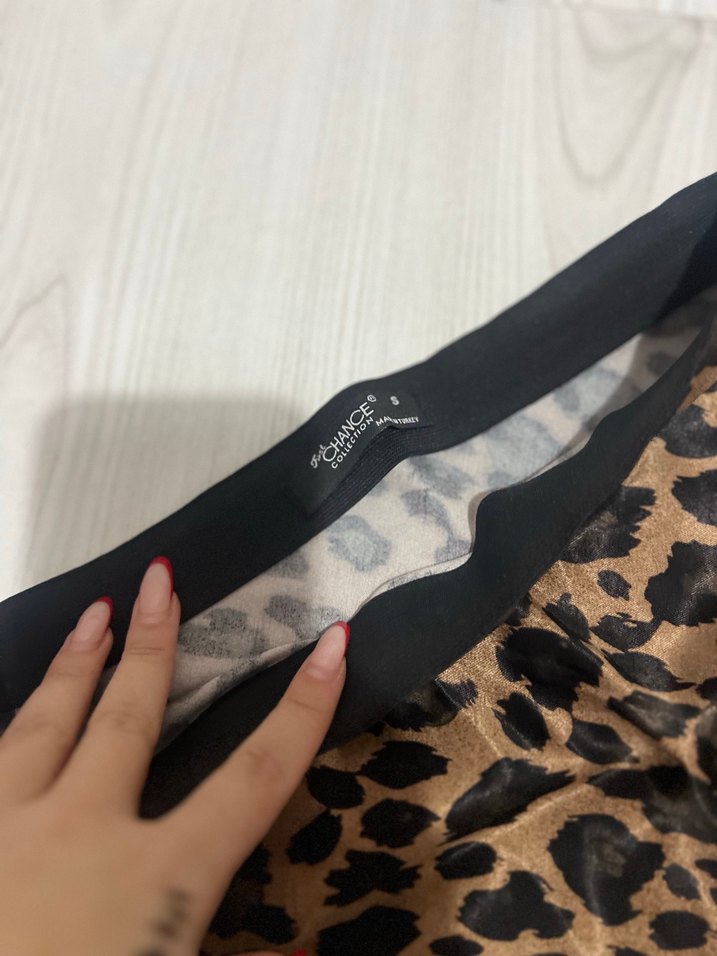 Leopar Desenli midi saten etek - Görsel 3