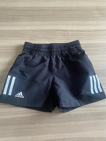 Adidas erkek çocuk şort