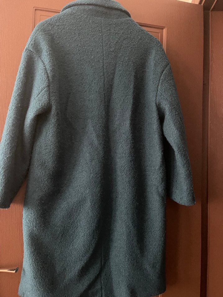 Uzun, yumuşak dokulu koyu yeşil kaban - Görsel 2