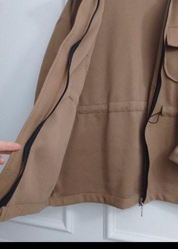 Bej Kemerli Kadın Kısa Mont - Görsel 2