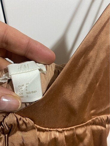 H&M H&M marka saten elbise