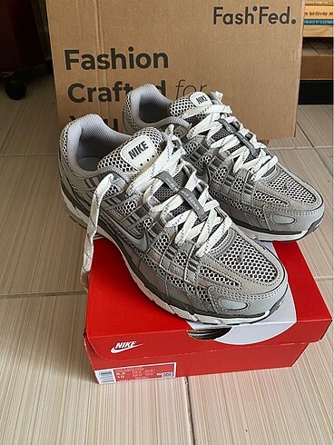 NIKE P6000 PREMIUM