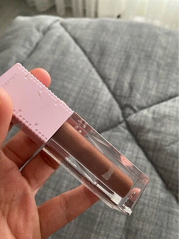 Beden Maybelline lifter plump