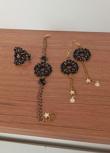 Zara Bileklik küpe yüzük takımı