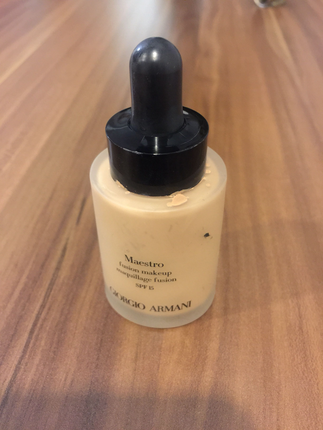 Armani maestro fondöten