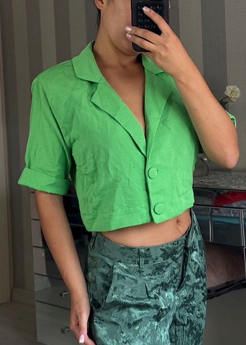 Düğmeli Yeşil Kısa Kesim Crop Top - Görsel 3