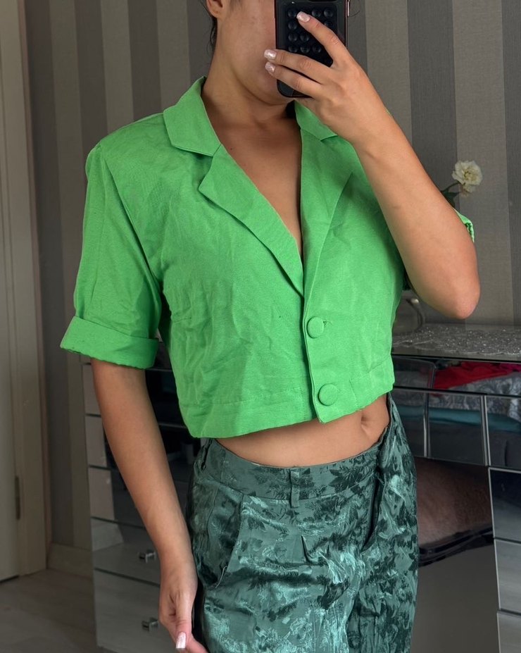 Düğmeli Yeşil Kısa Kesim Crop Top - Görsel 3