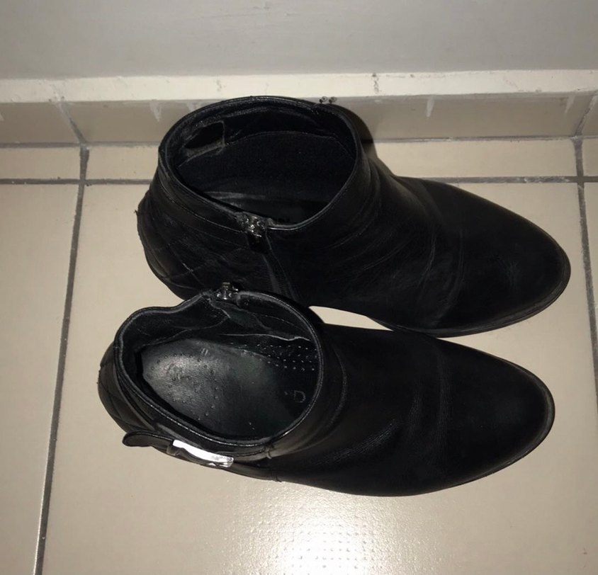 Kadın Siyah Deri Topuklu Bot - Görsel 2