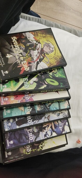 Beden Renk Seraph of the end. Az kullanılmış yıpranmamış orijinal kitap